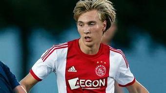 荷乙爆料最新,神秘球队崛起，冠军争夺战愈发激烈！